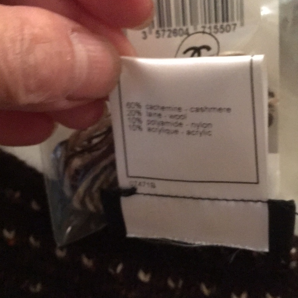 Chanel tank top - Picture 6 of 6